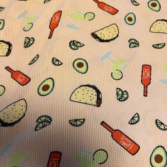 Feed Me Tacos and Tell Me I’m Pretty nightie size M - Picture 10 of 10